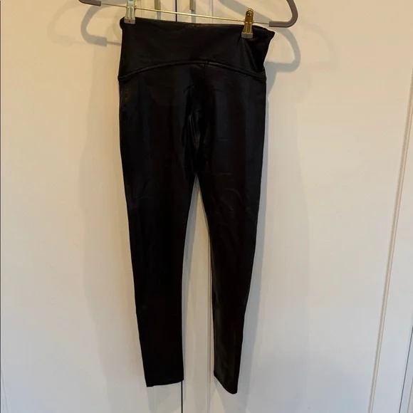 SPANX Faux Leather Leggings NWT Size Medium - Picture 3 of 6